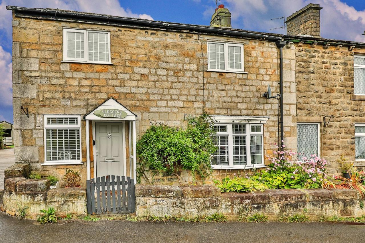Finest Retreats - Cloggers Cottage Darley Exterior foto