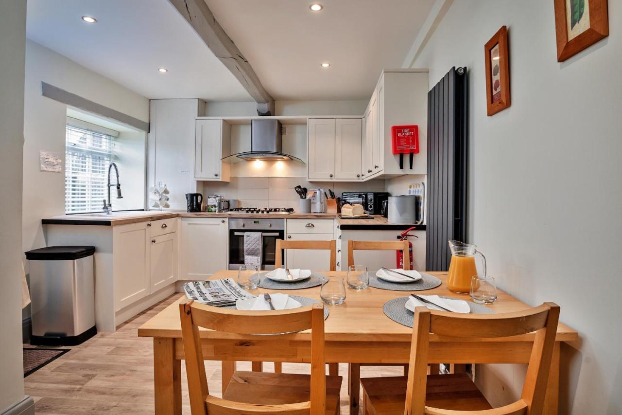 Finest Retreats - Cloggers Cottage Darley Exterior foto